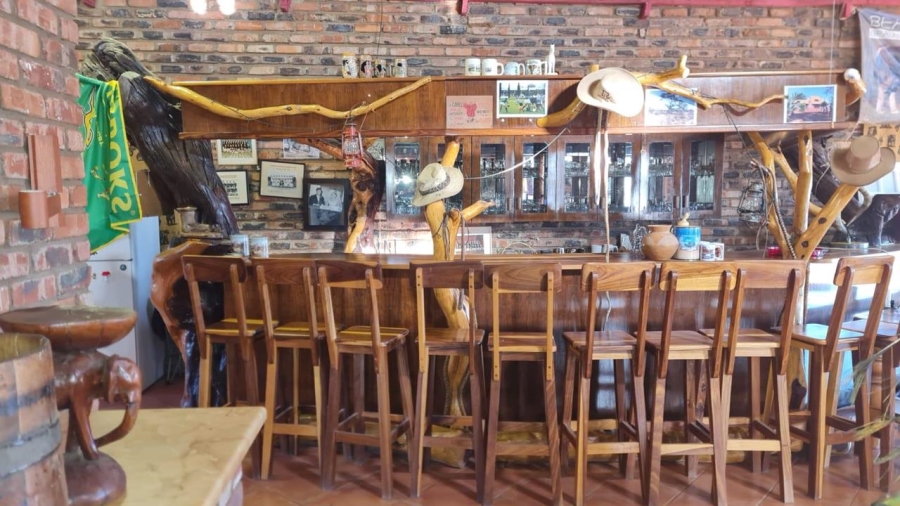 6 Bedroom Property for Sale in Olifantshoek Rural Northern Cape